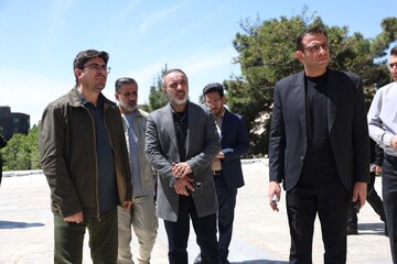 بازدید از کتابخانه عمومی 22 بهمن