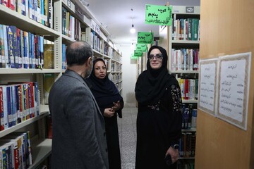 بازدید از کتابخانه عمومی 22 بهمن