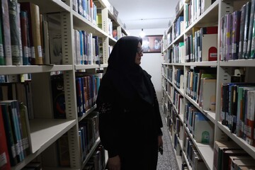 بازدید از کتابخانه عمومی 22 بهمن