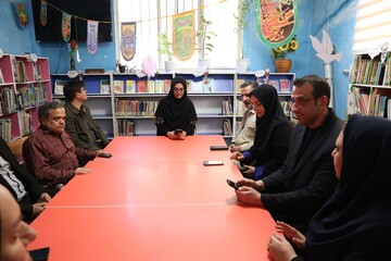 بازدید از کتابخانه عمومی 22 بهمن