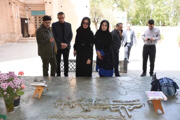 بازدید دبیرکل نهاد از مقبره شیخ ابوالحسن خرقانی و بایزید بسطامی