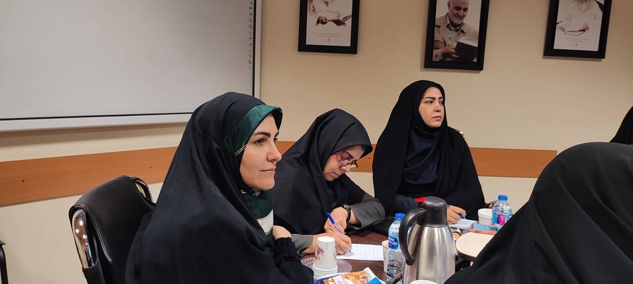 دومین نشست شورای اداری اداره کل کتابخانه های عمومی استان تهران برگزار شد