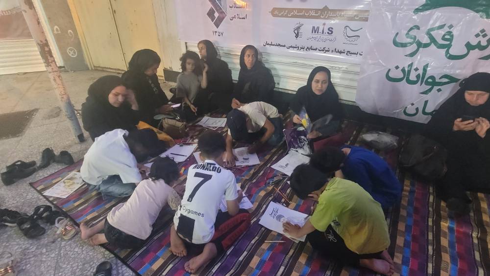 برپایی غرفه فرهنگی اداره کتابخانههای عمومی مسجدسلیمان