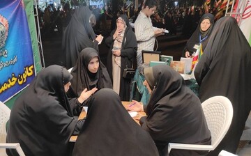جمع خوانی کتاب به مناسبت دهه کرامت در تجمعات شبانه شهرستان قرچک