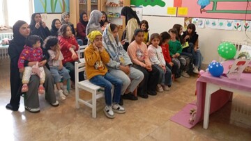 ویژه‌برنامه‌های فرهنگی به مناسبت دهه کرامت در  کتابخانه‌های عمومی شهرستان اسلام‌آباد غرب برگزار شد.