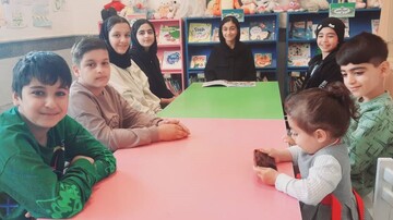 ویژه‌برنامه‌های فرهنگی به مناسبت دهه کرامت در  کتابخانه‌های عمومی شهرستان گیلانغرب برگزار شد.
