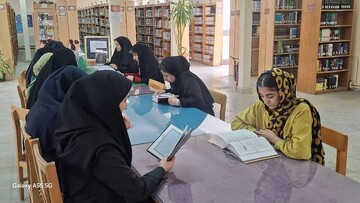 ویژه‌برنامه‌های فرهنگی به مناسبت دهه کرامت در  کتابخانه‌های عمومی شهرستان هرسین برگزار شد.