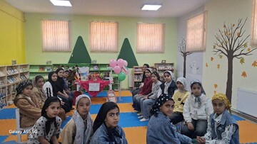 ویژه‌برنامه‌های فرهنگی به مناسبت دهه کرامت در  کتابخانه‌های عمومی شهرستان هرسین برگزار شد.