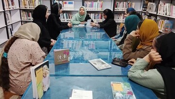 ویژه‌برنامه‌های فرهنگی به مناسبت دهه کرامت در  کتابخانه‌های عمومی شهرستان دالاهو برگزار شد.