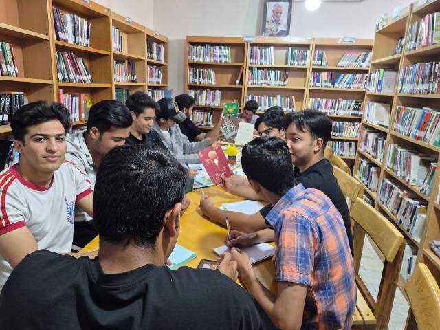 ویژهبرنامههای فرهنگی، ادبی و هنری کتابخانههای عمومی کرمان به مناسبت دهه کرامت
