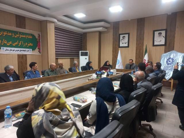 آیین رونمایی از کتاب تخصصی «ماشینهای سنکرون خطی» در سمنان