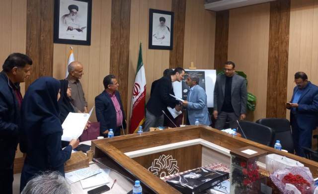 آیین رونمایی از کتاب تخصصی «ماشین‌های سنکرون خطی» در سمنان