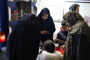 همدلی و همراهی مثال‌زدنی در موکب فرهنگی «ایستاده برای ایران» اداره‌کل کتابخانه‌های عمومی استان