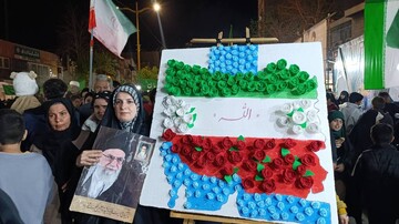 قاب های ماندگار با نقشه ایران عزیز از حضور مردم در سنگر فرهنگی اداره کل کتابخانه های لرستان در شب های همدلی و اتحاد