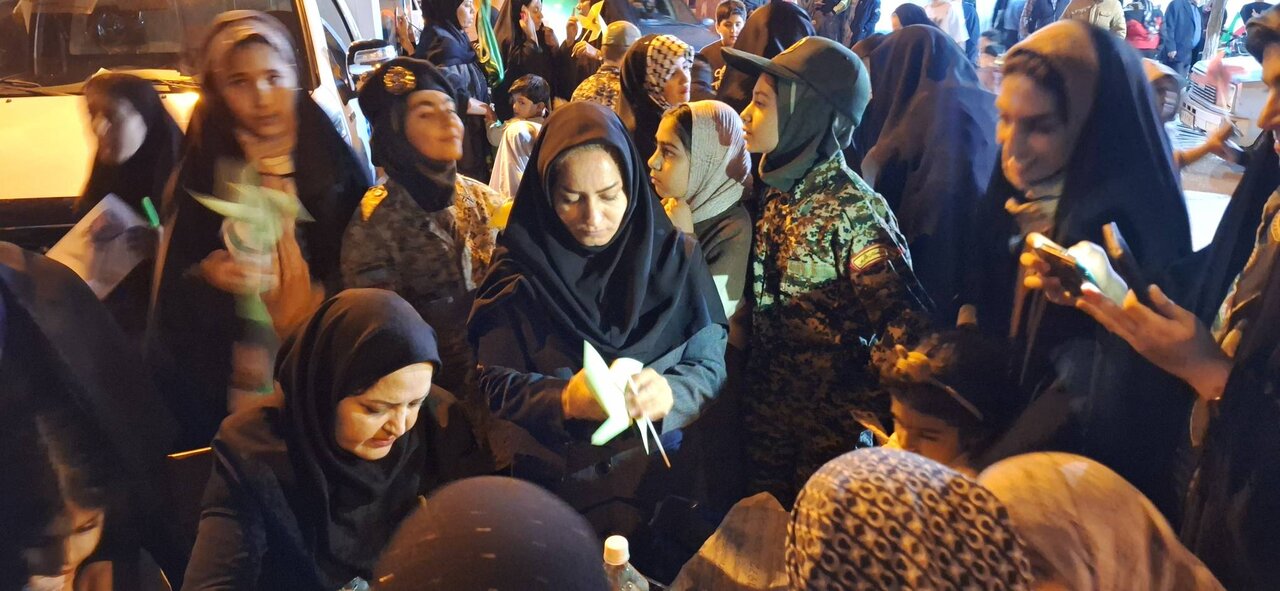 حماسه انقلابی شبانه در شهر سیدان شهرستان مرودشت به جشن کتاب و اندیشه تبدیل شد