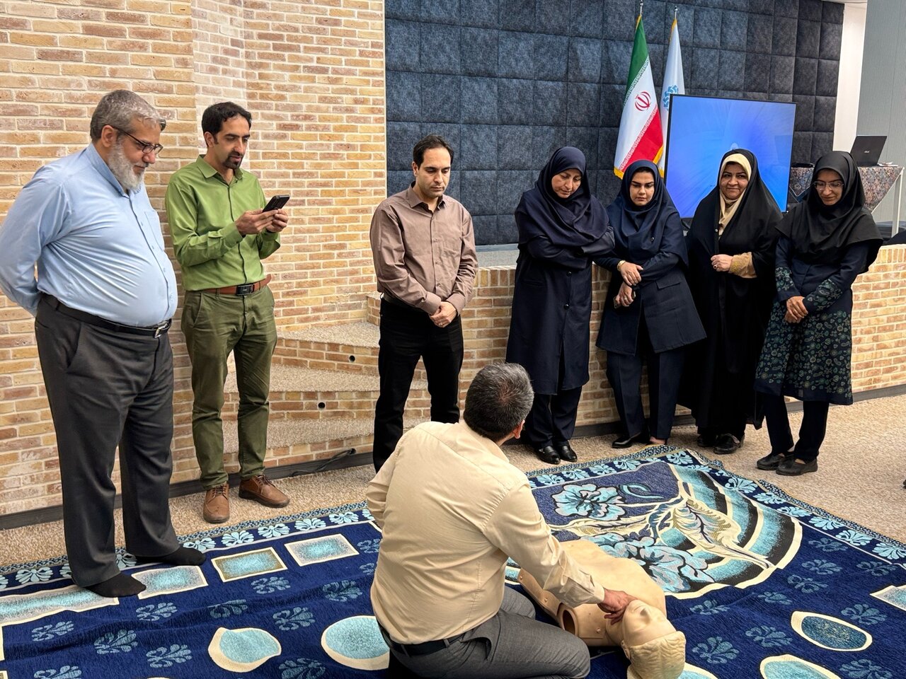 کارگاه آموزشی آمادگی عمومی و اقدامات ایمنی در شرایط جنگی ویژه کارکنان اداره کل کتابخانه های عمومی یزد