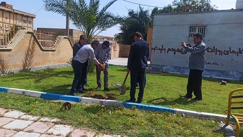 کتابخانه عمومی شهیدان اسلام هفتکل میزبان آیینی فرهنگی برای پاسداشت ایثار و ترویج فرهنگ درختکاری شد