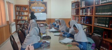 شور و نشاط دانش‌آموزان کازرونی در کتابخانه‌های عمومی؛ فراتر از کتاب‌های درسی