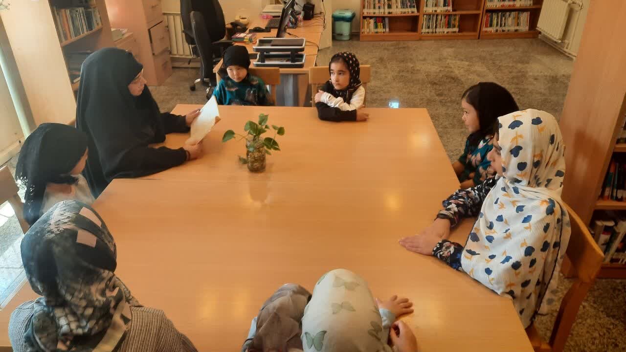 جمع خوانی کتاب “مسافر هشتم” با حضور اعضای کودک کتابخانه فردوسی