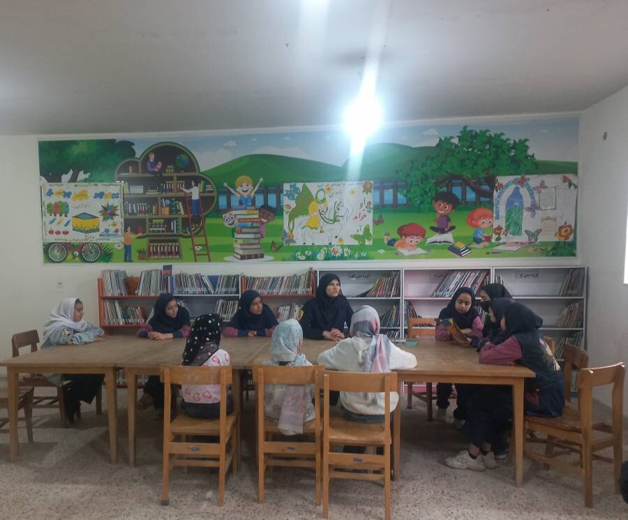 برگزاری برنامه های فرهنگی و آموزشی در کتابخانه ملاصدرا روستای کاغه شهرستان دورود