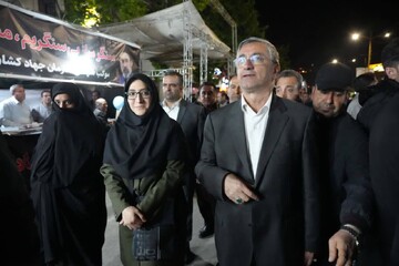 حضور استاندار استان لرستان در غرفه اداره کل کتابخانه های استان