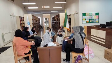 نشست مطالعاتی مادر و کتاب در کتابخانه شهدای گمنام شهرستان پردیس