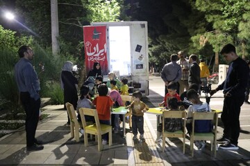 تبلور دانایی در بستر اجتماع؛ حضور کتابخانه سیار شهید ابوالفضل روشنک در تجمعات مردمی
