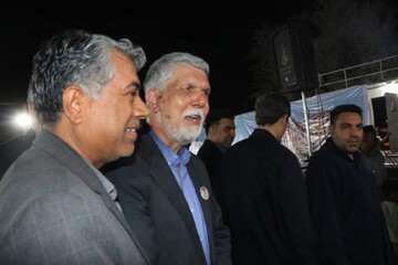 بازدید وزیر فرهنگ و ارشاد اسلامی از کتابخانه سیار هرمزگان در مراسم روز ملی خلیج فارس
