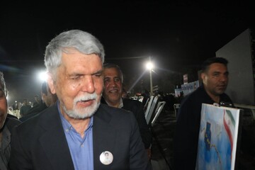 بازدید وزیر از کتابخانه سیار