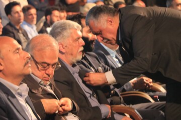 بازدید وزیر از کتابخانه سیار