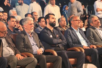 بازدید وزیر از کتابخانه سیار