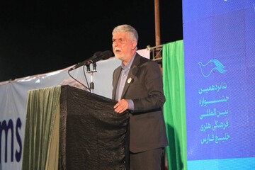بازدید وزیر از کتابخانه سیار