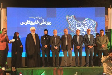 بازدید وزیر از کتابخانه سیار