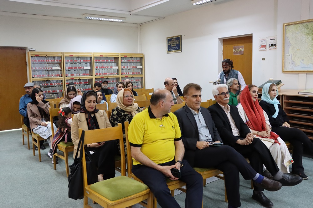 آیین «شب شعر خلیج فارس» در کتابخانه مرکزی خوزستان با استقبال گسترده برگزار شد
