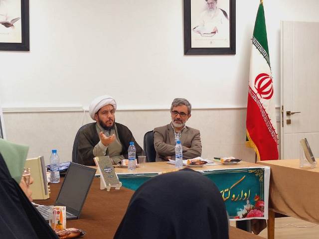 برگزاری نشست کتابخوانی «رواق» در سرخه