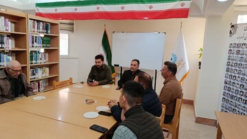 «زمزمه قدسیان» در محفل ادبی کتابخانه عمومی کوثر شهرستان خرمدره