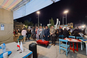 زمزمه قدسیان در غرفه کتابخانه ایران استان ایلام