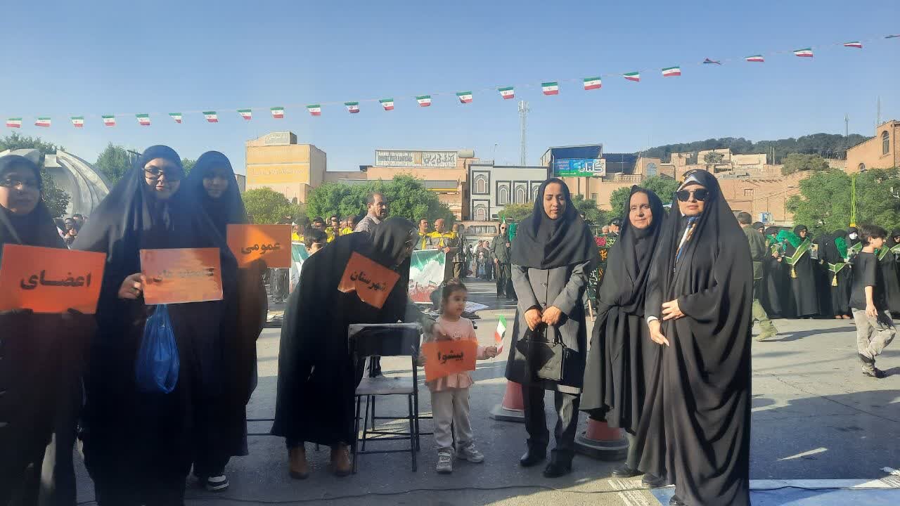 برپایی میز خدمت اداره کتابخانههای پیشوا در رزمایش جانفدا شهرستان