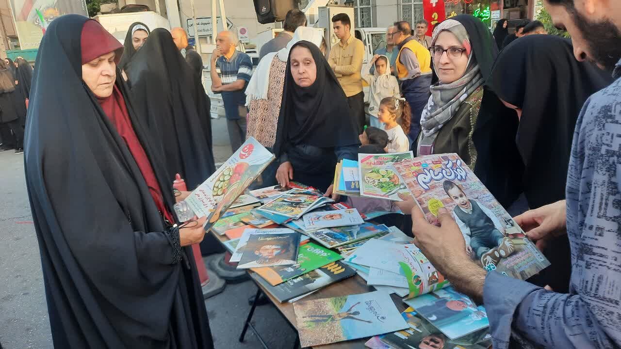 برپایی میز خدمت اداره کتابخانههای پیشوا در رزمایش جانفدا شهرستان