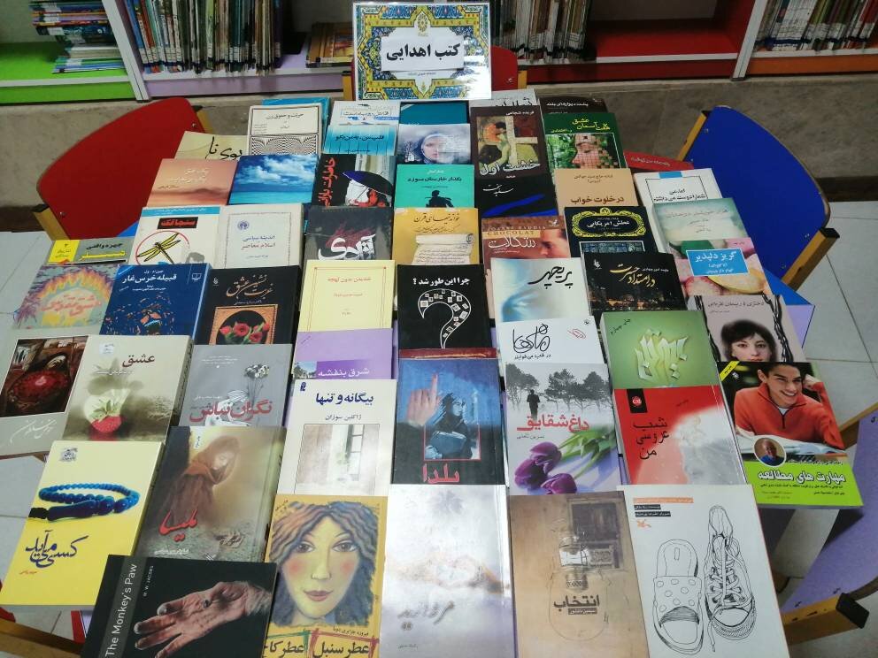 اهدای ۷۳ نسخه کتاب به کتابخانه عمومی اندیشه شمیرانات