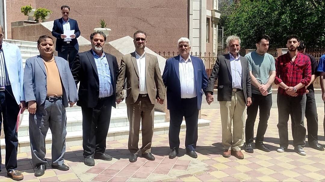 زنجیره انسانی کتابداران و اعضا در شهریار و قرچک تشکیل شد
