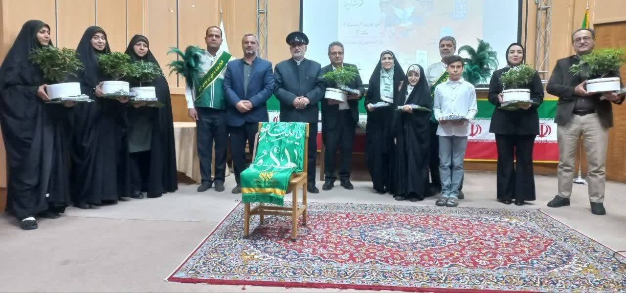 محفل ادبی و شعرخوانی «زمزمه قدسیان» در شهرستان های پاکدشت، قرچک و پیشوا