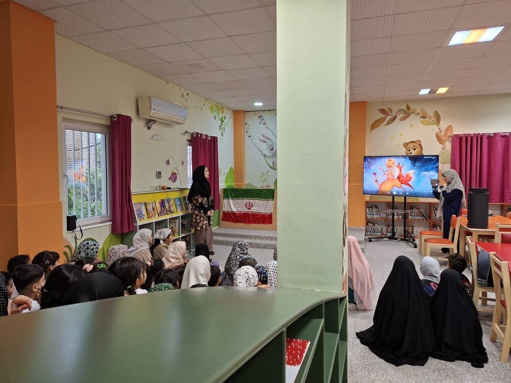 جشن‌های دهه کرامت در کتابخانه‌های عمومی استان زنجان برگزار شد