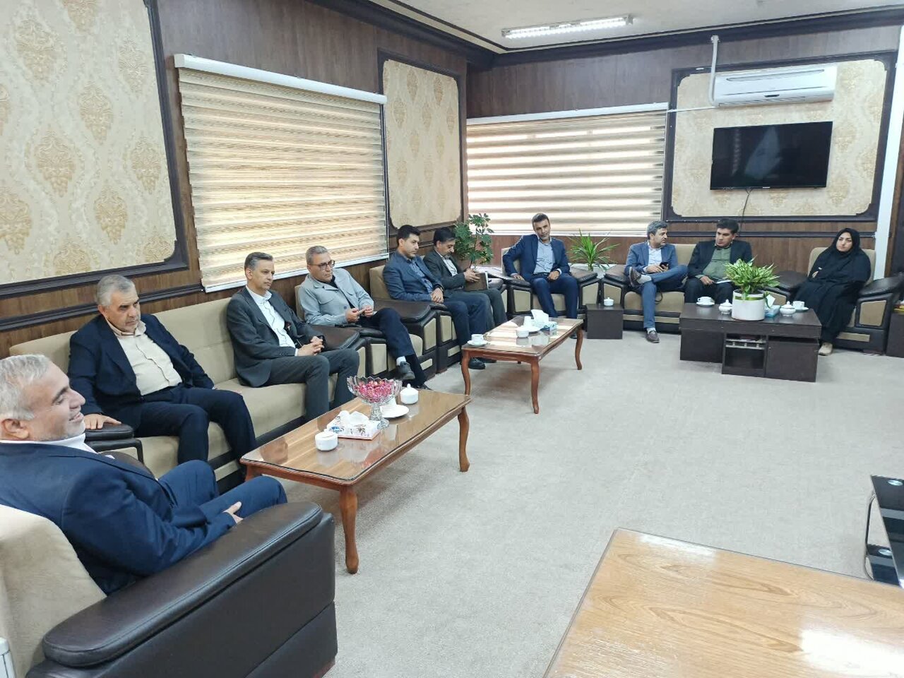 بازدید مدیرکل کتابخانه های عمومی اصفهان از کتابخانه های لنجان و دیدار با مسئولین اجرایی شهرستان