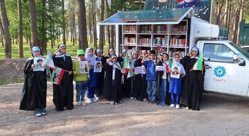 حضور کتابخانه سیار مرودشت در رژه اقتدار