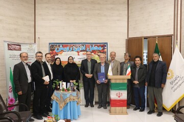 طنین واژه‌ها در رثای معلمِ بصیرت؛ محفل ادبی «شمع جان» درشهرستان فریمان