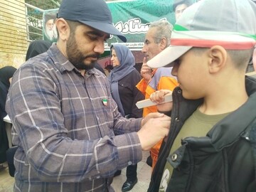 ایستگاه «ایستاده برای ایران» اداره کتابخانه‌های عمومی شهرستان بروجرد به مناسبت روز معلم و پویش جان فدا