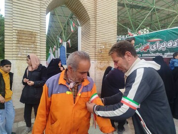 ایستگاه «ایستاده برای ایران» اداره کتابخانه‌های عمومی شهرستان بروجرد به مناسبت روز معلم و پویش جان فدا