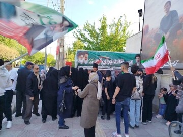 ایستگاه «ایستاده برای ایران» اداره کتابخانه‌های عمومی شهرستان بروجرد به مناسبت روز معلم و پویش جان فدا