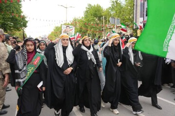 حضور مدیرکل و کارکنان اداره کل کتابخانه های عمومی لرستان و کتابداران کتابخانه ها در رزمایش جان فداییان ایران امام رضایی در روز ولادت امام هشتم در شهرستان خرم آباد و همزمان در سراسر کشور